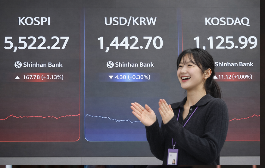 코스피 5,500선 돌파…‘HBM4 출하’ 삼성전자 급등.png